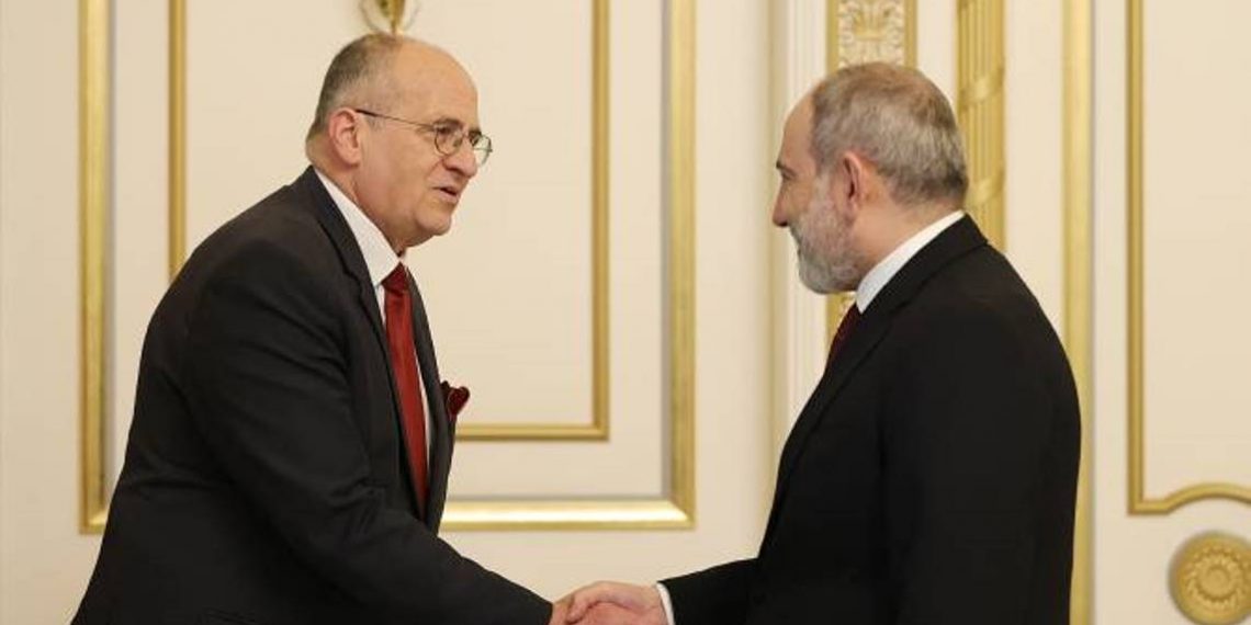 Премьер-министр Пашинян принял действующего председателя ОБСЕ, главу МИД Польши Збигнева Рау