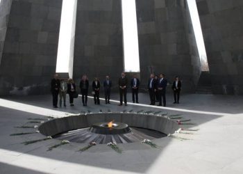 Руководитель группы дружбы Великобритания-Армения посетил Мемориал жертвам Геноцида армян