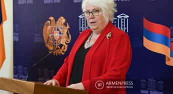 Марина Кальюранд призвала Азербайджан немедленно отвести свои войска