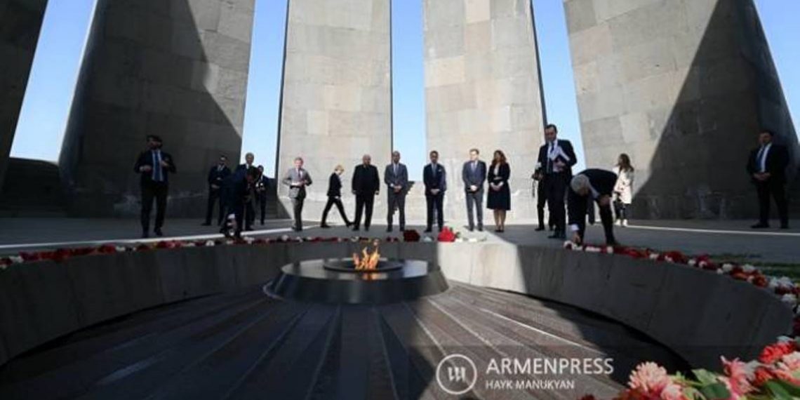 Министр иностранных дел Италии посетил мемориал памяти жертв Геноцида армян