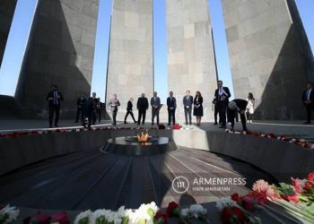 Министр иностранных дел Италии посетил мемориал памяти жертв Геноцида армян