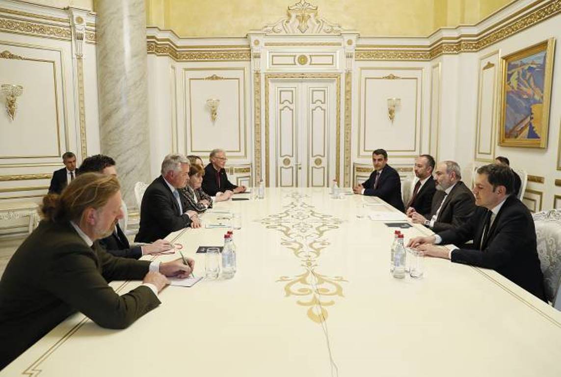 Премьер-министр Армении и делегация группы дружбы Великобритания-Армения Парламента Великобритании обсудили ситуацию по НК