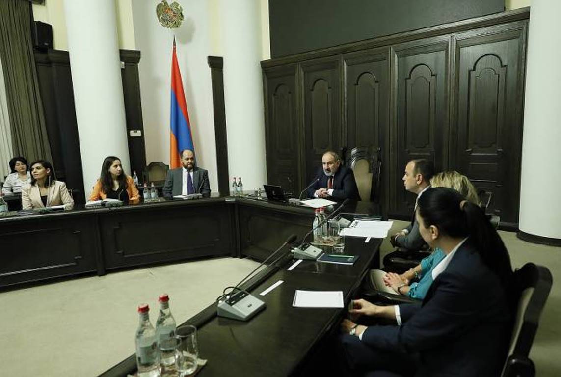 Премьер-министр Пашинян принял участников программы “иГорц”