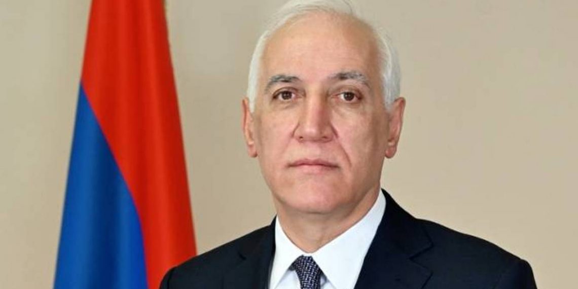 Ваагн Хачатурян направил поздравительное послание по случаю Дня материнства и красоты