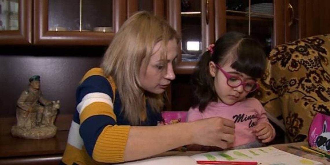 По случаю Праздника материнства Микаел Варданян предоставил помощь 348 одиноким матерям, имеющим детей с инвалидностью.