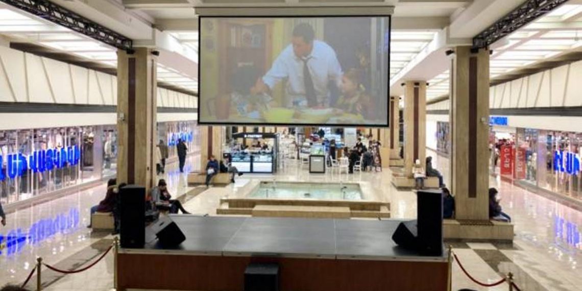 Сигнал тревоги о взрывном устройстве в торговом центре «Метроном»: идет проверка территории центра