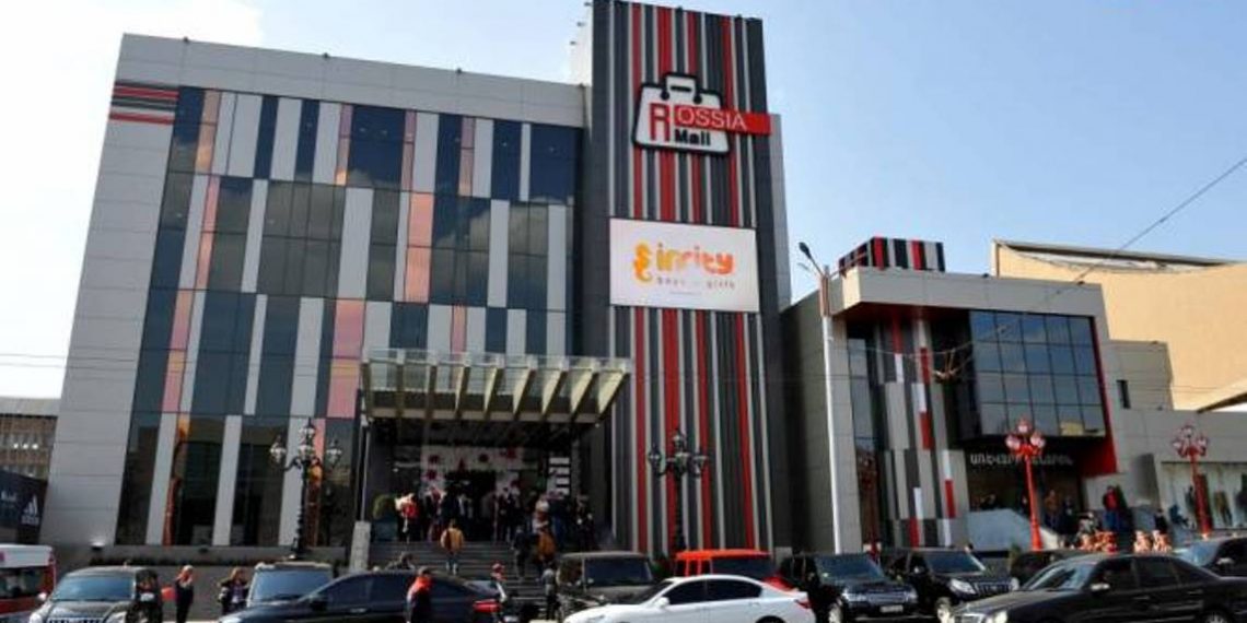 Сигнал тревоги о взрывном устройстве торговом центре «Россия Молл»: эвакуировано около 1 000 человек