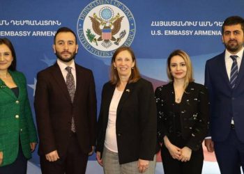 Посол Трейси подтвердила поддержку США переговорам по мирному урегулированию нагорно-карабахского конфликта