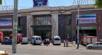 Еще один сигнал о взрывном устройстве в торговом центре «Мегамол»: идет эвакуация людей