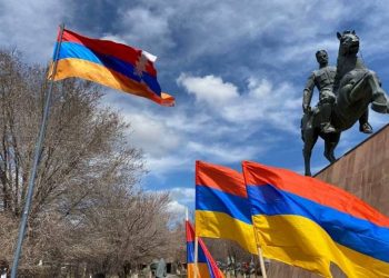 В Гюмри поднят флаг Республики Арцах