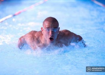 Сильнейшими чемпионата Армении по плаванию стали Варсеник Манучарян и Артур Барсегян