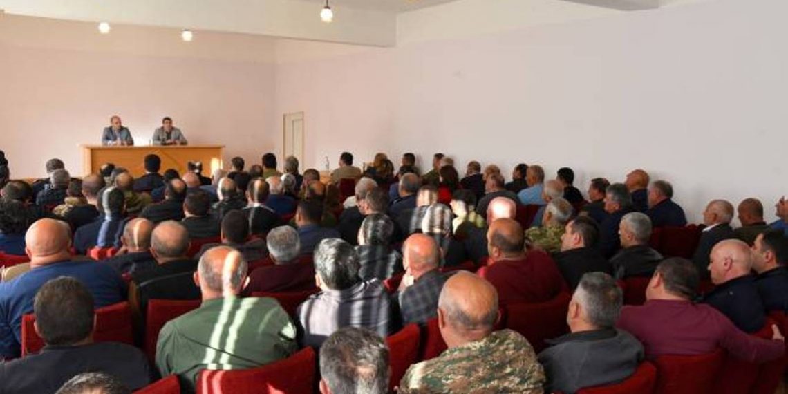 Президент Арцаха в Аскеране встретился с ответственными лицами района