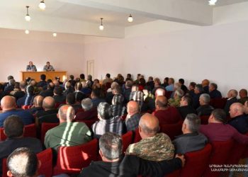 Президент Арцаха в Аскеране встретился с ответственными лицами района