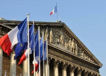 В Париже для «муллы Гапона» оставили надписи «надписи на русском языке»