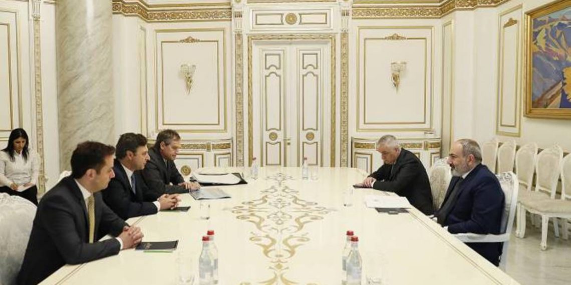 Премьер-министр Армении принял исполнительного директора компании «Корпорасион Америка аэропорты»