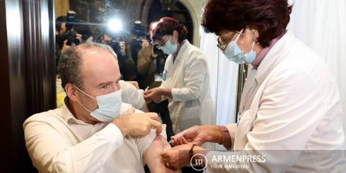 В Армении полную вакцинацию от COVID-19 получило 43,7% взрослого населения: Анаит Аванесян