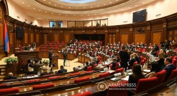 Национальное собрание продолжает работу очередного заседания: намечено выступление Никола Пашиняна