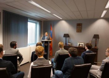Посол Армении в Нидерландах представил членам партии CDJA вызовы, стоящие перед армянством Арцаха