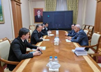 Советник премьер-министра Арташес Туманян выехал в Ашхабад