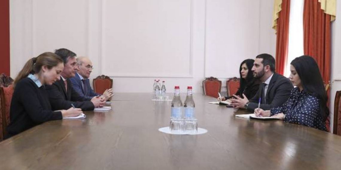 Вице-спикер НС Армении и французский сопредседатель МГ ОБСЕ обсудили ситуацию в регионе