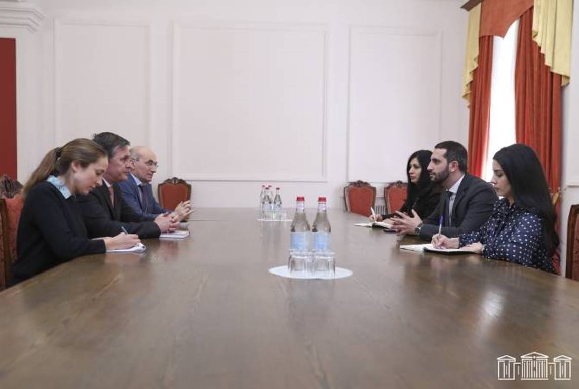 Вице-спикер НС Армении и французский сопредседатель МГ ОБСЕ обсудили ситуацию в регионе