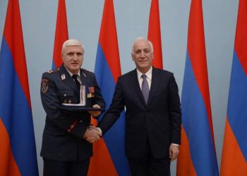 Президент Армении по случаю Дня Полиции вручил группе служащих государственные награды