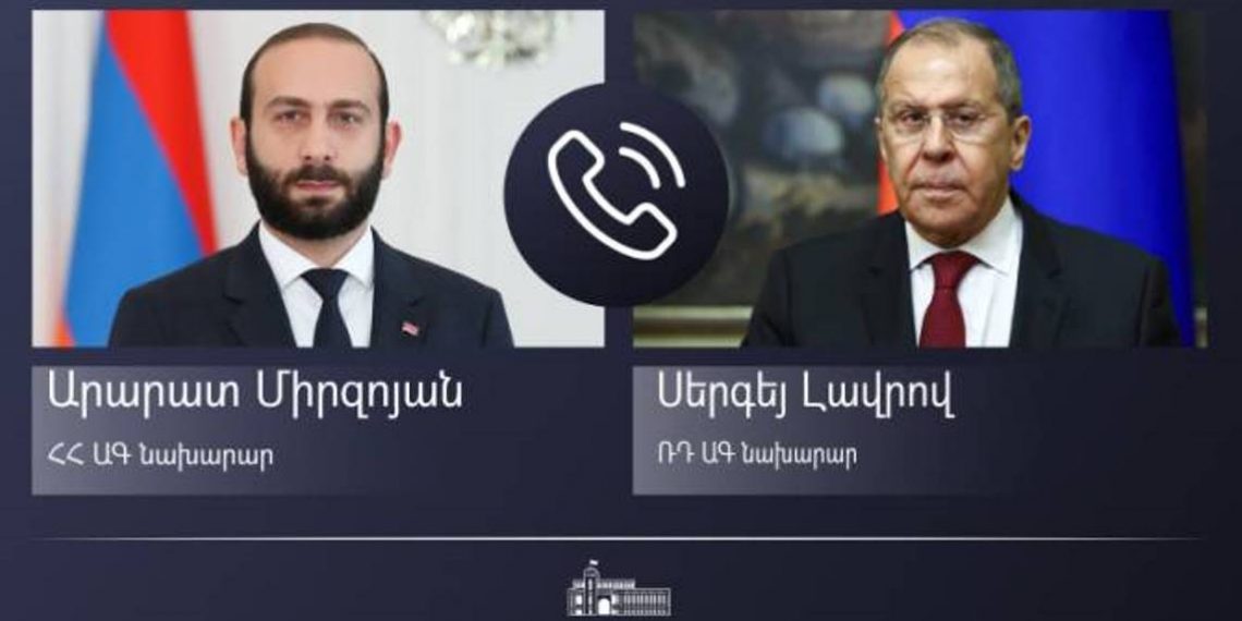 Арарат Мирзоян и Сергей Лавров провели телефонный разговор