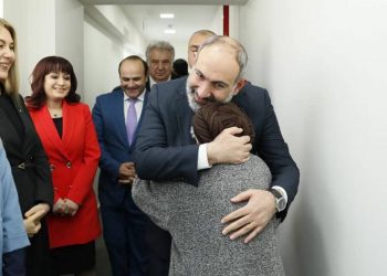 Пашинян ознакомился с  ходом проводимых в Центре по уходу за  престарелыми Гюмри работ по ремонту и меблировке