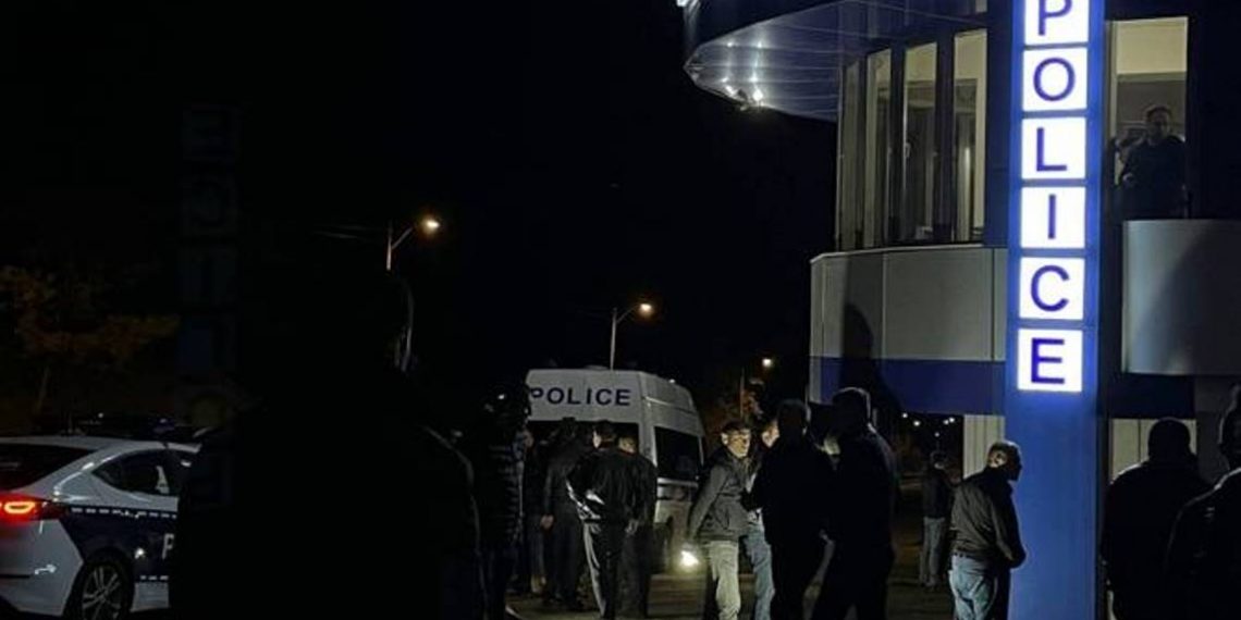 Гражданин открыл прицельную стрельбу в здании ДП Арцаха: один полицейский погиб