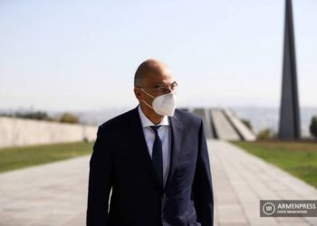 В Греции поминают жертв Геноцида армян. Министр иностранных дел сделал запись