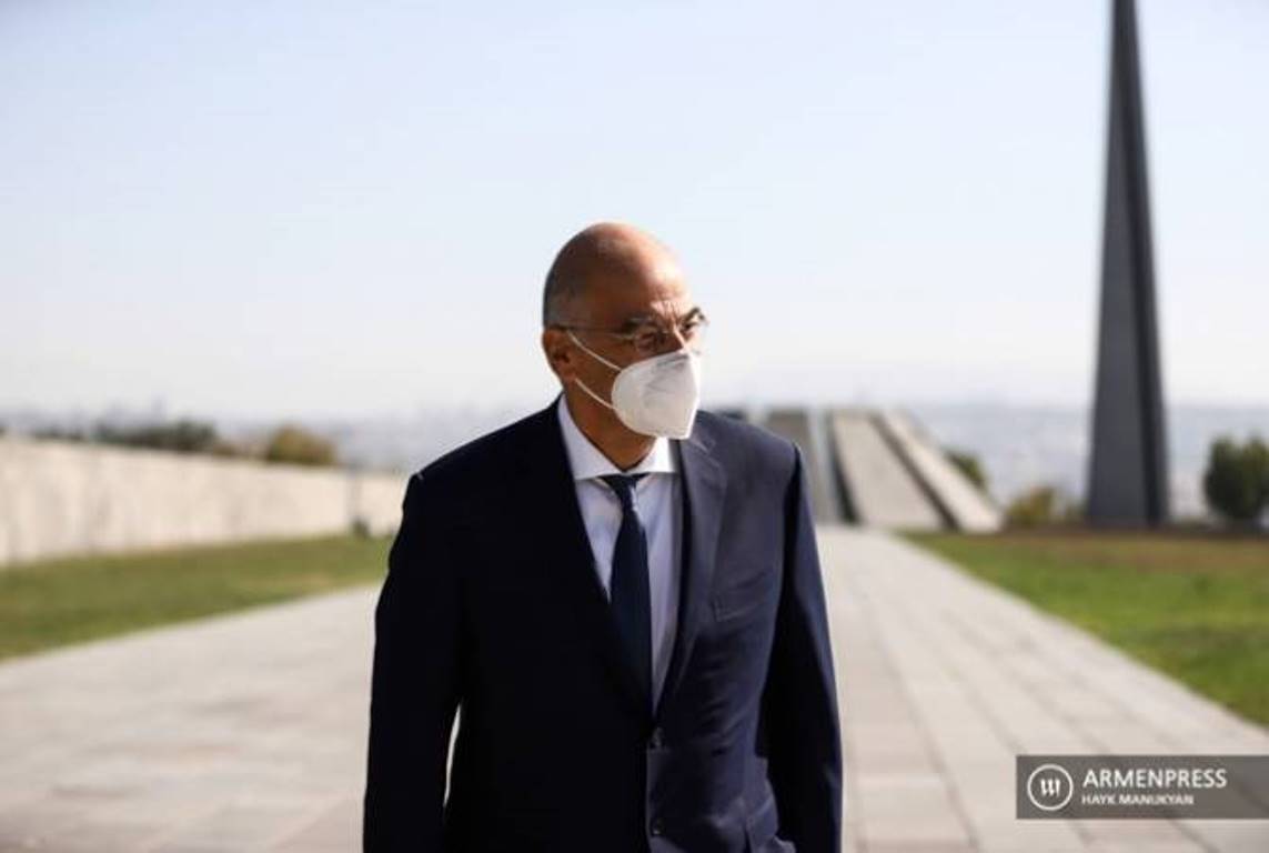 В Греции поминают жертв Геноцида армян. Министр иностранных дел сделал запись