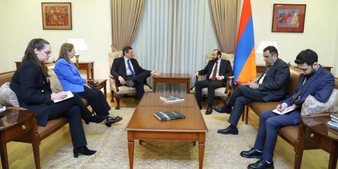 Арарат Мирзоян принял сопредседателя Минской группы ОБСЕ от США Эндрю Шофера