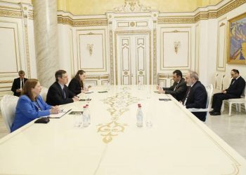 Премьер-министр Пашинян принял американского сопредседателя Минской группы ОБСЕ Эндрю Шефера