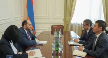 Араик Арутюнян принял посла Казахстана в Армении Болата Иманбаева