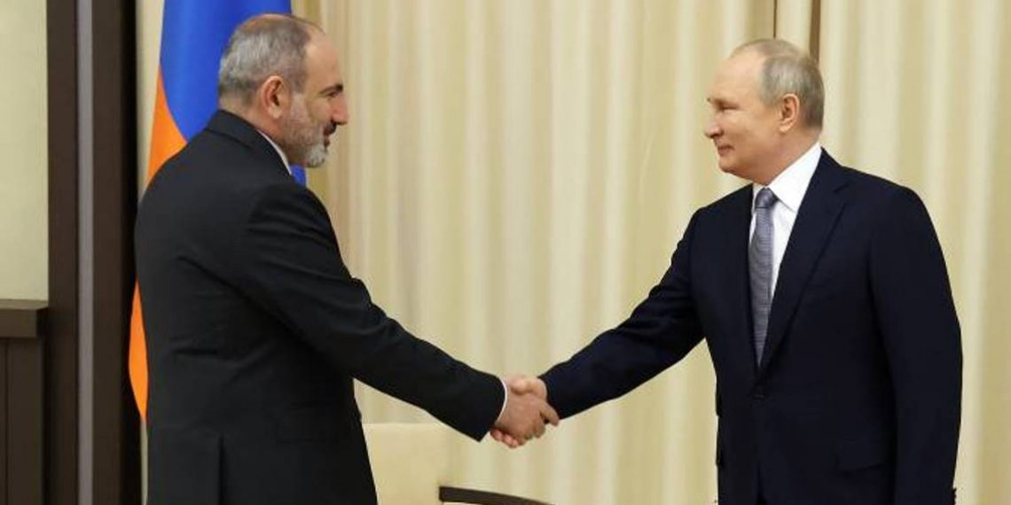 Премьер-министра Армении Никол Пашинян и президент РФ Владимир Путин приняли совместное заявление