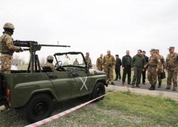 Министр обороны Армении присутствовал на тактических учениях с боевой стрельбой