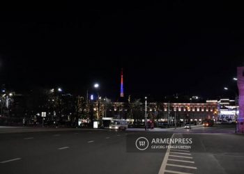 Телебашня Нижнего Новгорода осветилась цветами армянского флага