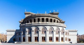 В связи с 107-й годовщиной Геноцида армян оперный театр организует концерт под открытым небом