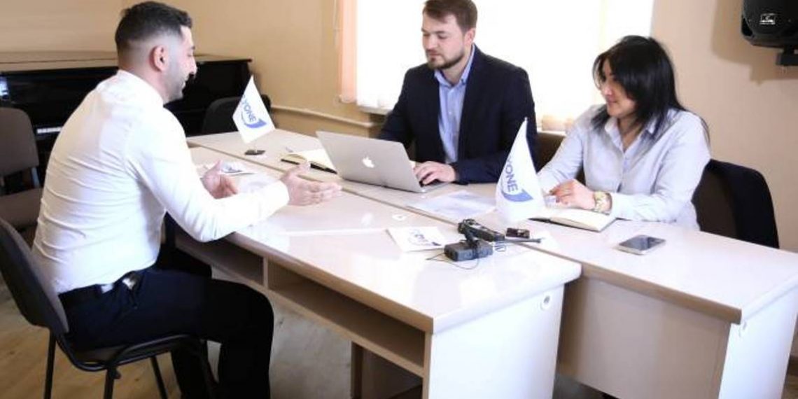 Авиакомпания FLYONE ARMENIA организовала день открытых дверей для бортпроводников