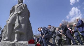 На участке трассы Ванадзор-Ташир под названием Пушкинские повороты установлен памятник Александру Пушкину