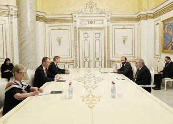 Премьер-министр Армении и Тойво Клаар коснулись вопросов, связанных с разблокированием инфраструры региона