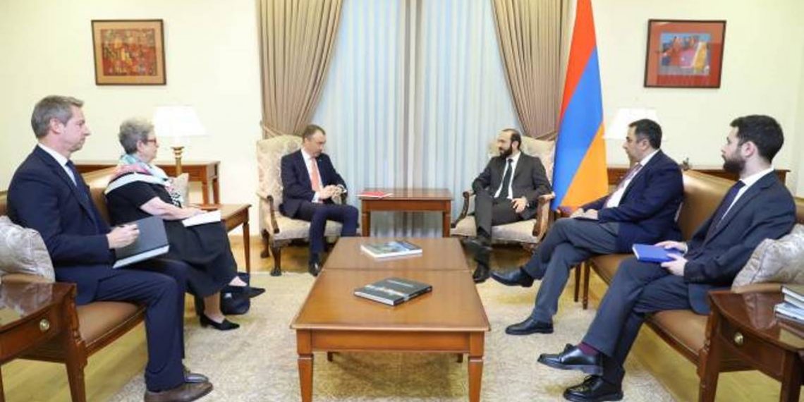 Арарат Мирзоян принял делегацию во главе с Тойво Клааром