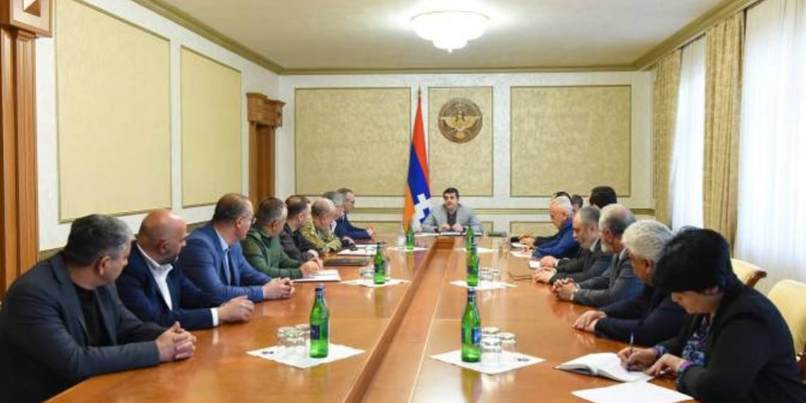 Президент Арцаха представил членам Совбеза и депутатам НС итоги армяно-российских переговоров