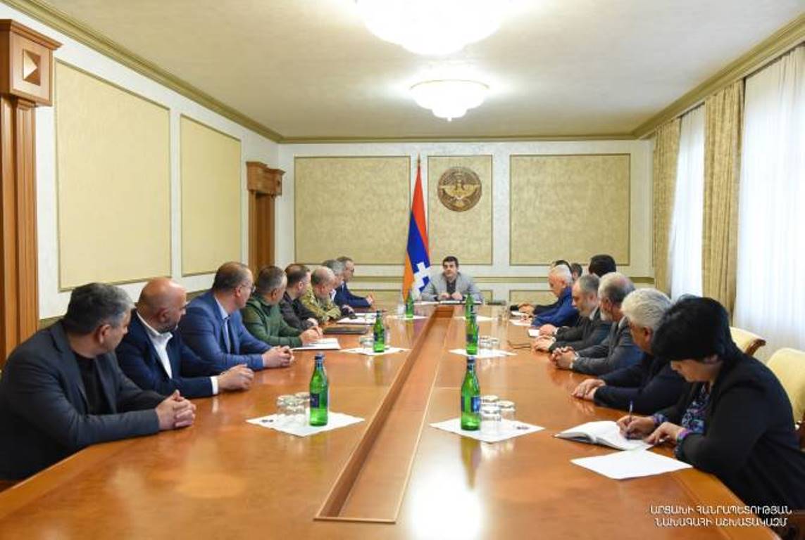 Президент Арцаха представил членам Совбеза и депутатам НС итоги армяно-российских переговоров