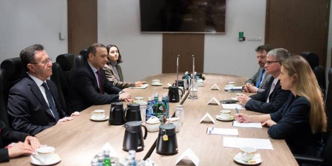 Секретарь Совета безопасности Армении и госсекретарь Польши обсудили вопросы региональной безопасности