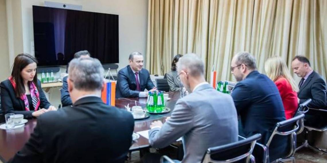 Польша готова содействовать решению региональных проблем. Замминистра ИД – секретарю СБ Армении