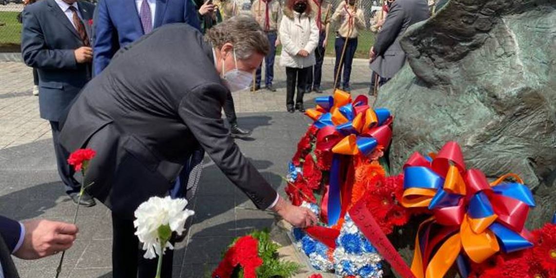 Мэр Торонто принял участие в чествовании жертв Геноцида армян
