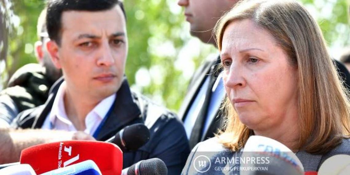 Мы думаем, что и другие присоединятся к нам в признании Геноцида армян: посол США в Армении
