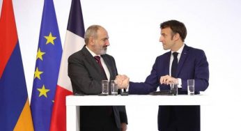 Никол Пашинян поздравил Макрона с переизбранием