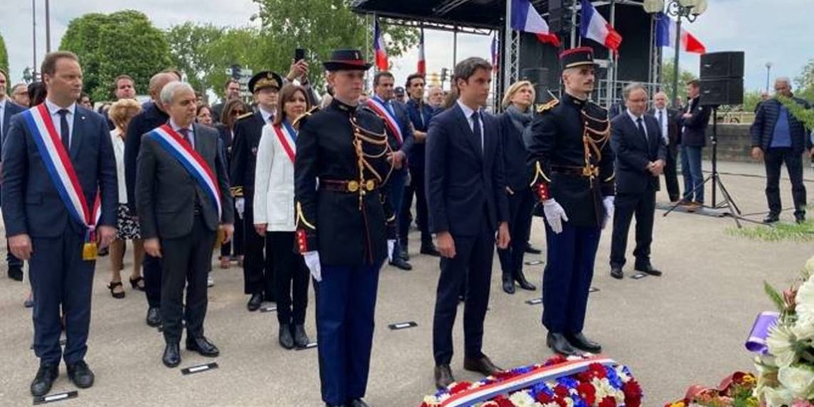 По случаю годовщины Геноцида армян от имени президента Франции возложен венок к памятнику Комитаса в Париже